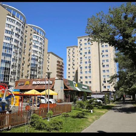 Студия В Стиле Loft В Центре Города 알마티 외부 사진