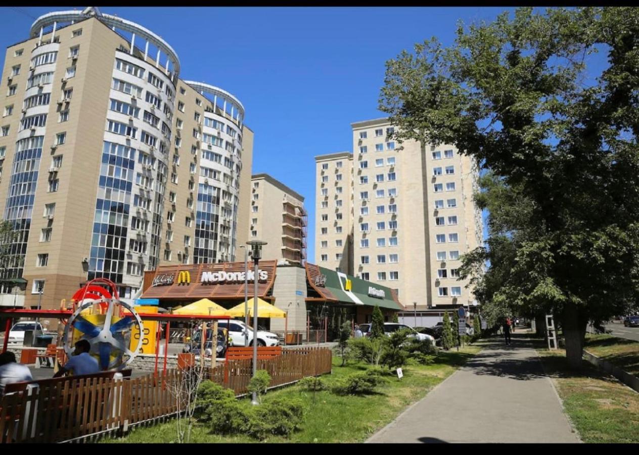 Студия В Стиле Loft В Центре Города 알마티 외부 사진